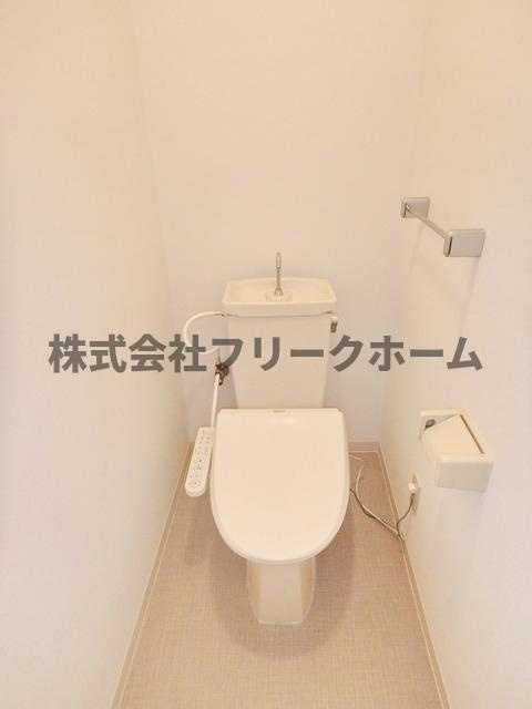 三鷹市下連雀８丁目の賃貸マンションのトイレ