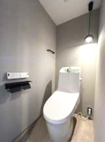 イトーピア武庫川のトイレ|節水型でエコなトイレには、今では当たり前のウォシュレット付き。
