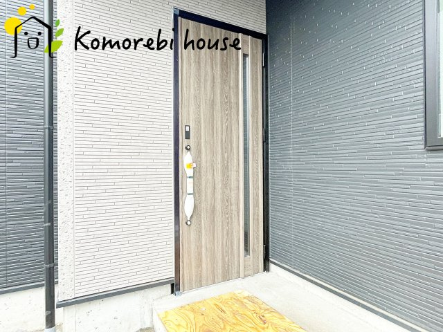 桶川市下日出谷16期　新築一戸建て　グラファーレ　01の玄関|26.5.1撮影済み
