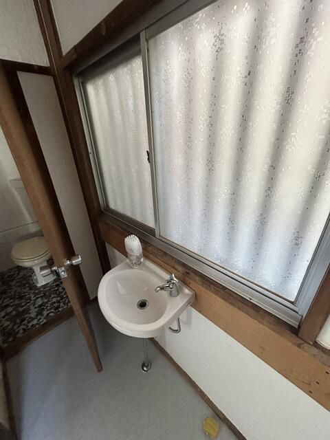 日野戸建ての洗面所