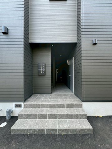 Hibariビル栄生　名古屋市賃貸　仲介手数料無料のエントランス