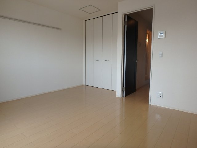 エクレール上小阪の洋室