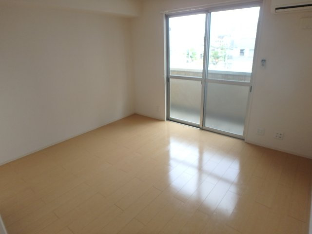エクレール上小阪