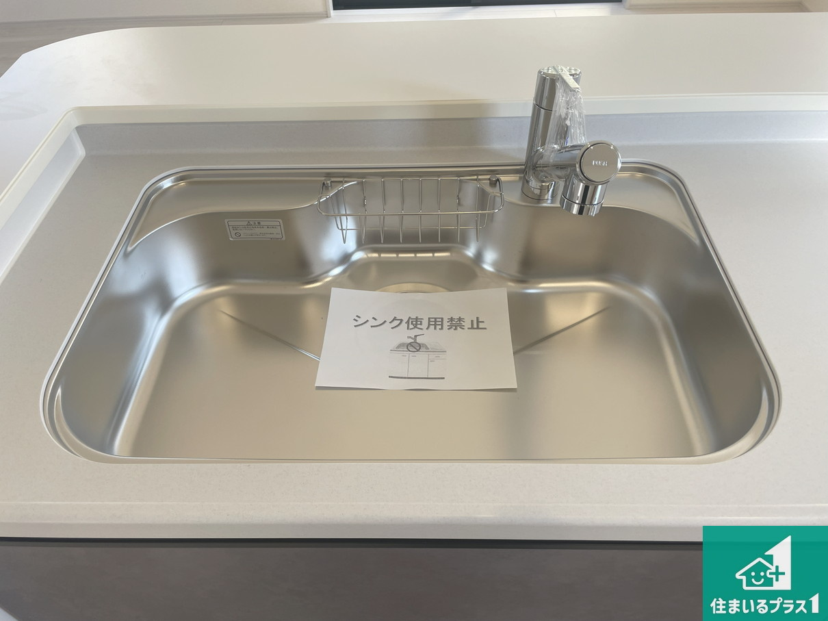 ★5(土)6(日)現地見学可能！★草津市西矢倉　限定1邸の設備|浄水器を内蔵！炊飯時、お茶を作る時に安心してお水を使えます！お湯と冷水、浄水と原水、シャワーの切替えもワンタッチです！