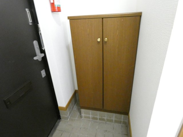 フラッツ小林(稲田)の玄関