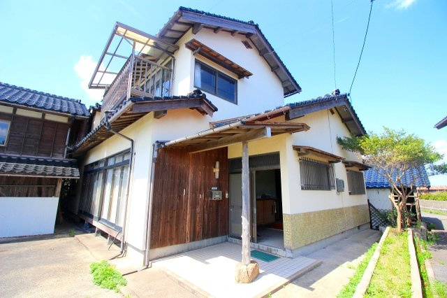 ■□淀江町今津戸建□■の外観|昭和55年建築の戸建になり、この建物以外の２棟は売主様により解体予定になります。