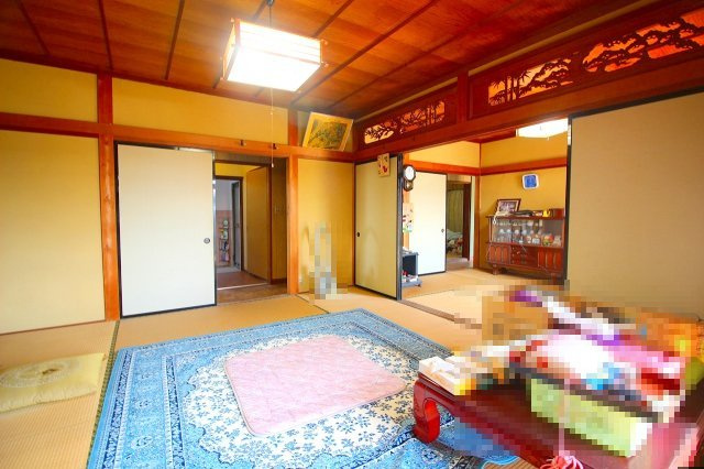■□淀江町今津戸建□■の和室|2間続きの和室です。とてもきれいに手入れされています。