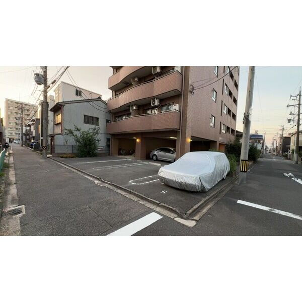 アマービレ中島　名古屋市賃貸　仲介手数料無料の駐車場