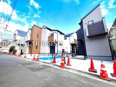 【前面道路含む現地写真】 | 調布市柴崎2丁目　新築戸建　全3棟