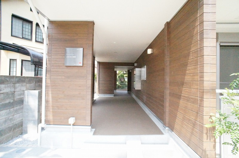 リブリ・Dコート淵野辺のエントランス