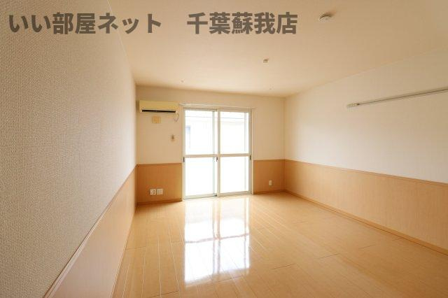 リヴィエールの洋室|落ち着いた色調の洋室です