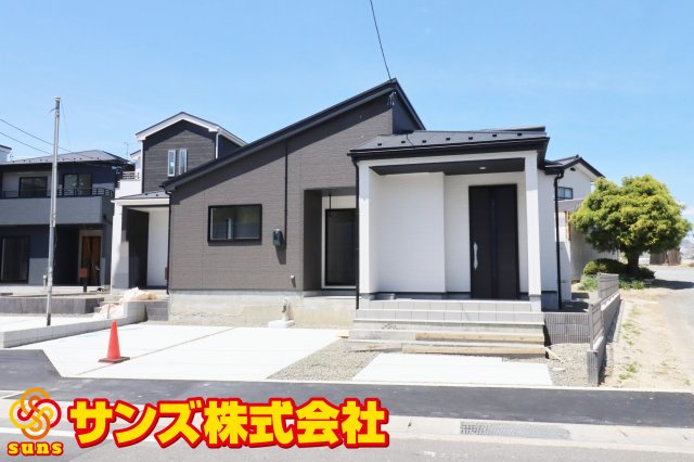 郡山市喜久田町字双又　　　５号棟　　　富田小学校、富田中学区の外観|東側から見た外観