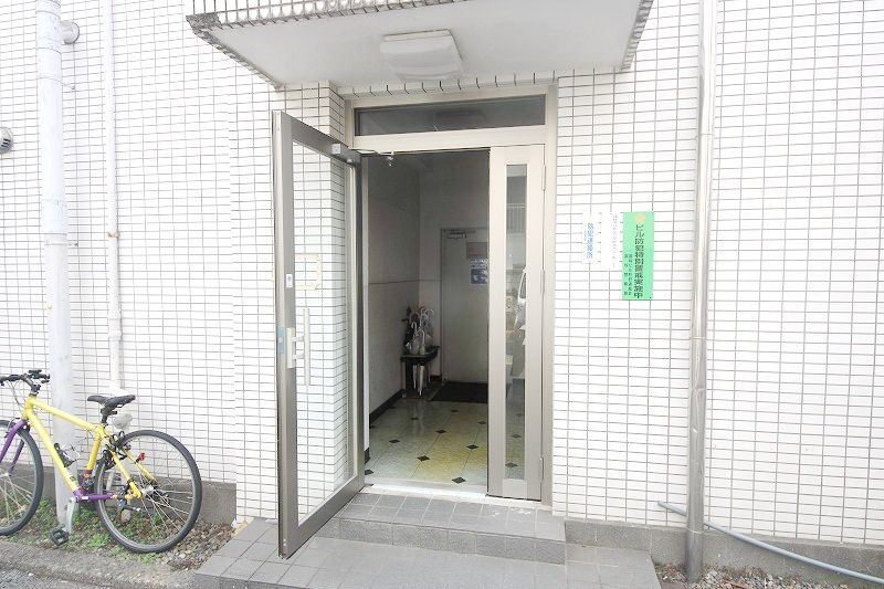 山口第一ビルのエントランス
