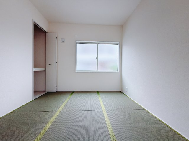 【新築戸建】高崎市町屋町第2　の和室|■1階和室｜和室を書斎にしたり、冬にはコタツを敷いて家族みんなで年越しをするのもいいですね。家族みんなのお気に入りの空間になります♪