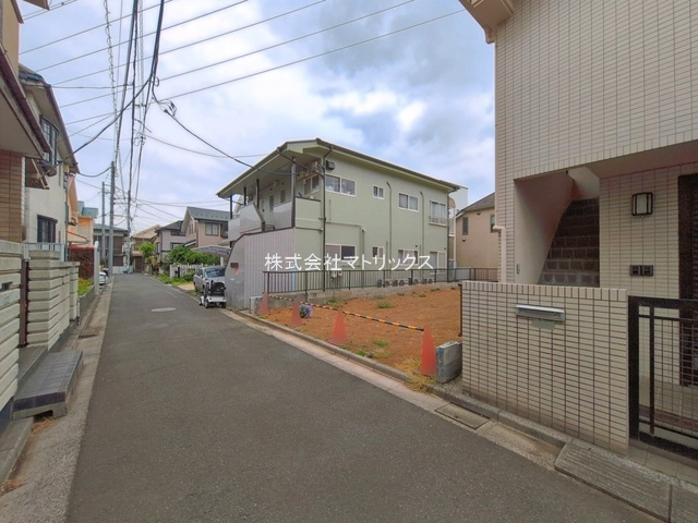 練馬区南大泉4丁目　建築条件なし売地　限定1区画の前面道路含む現地写真