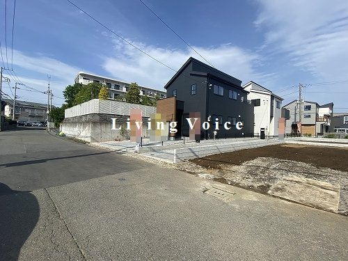 【前面道路含む現地写真】 | 【仲介手数料０円】茅ヶ崎市菱沼1丁目1期　新築一戸建て　2号棟　全2棟 | 茅ヶ崎市菱沼1丁目1期　新築一戸建て　全2棟