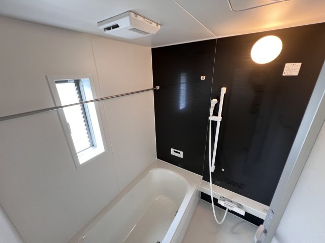 新築　高崎市吉井町小暮第１　クレイドルガーデン　1号棟の浴室|　乾燥・暖房・涼風と充実の内容！お風呂に入る前に暖房をつけておけば、寒い嫌な思いはしません。									


