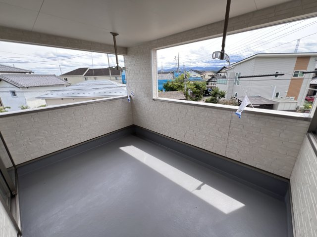 新築　高崎市吉井町小暮第１　クレイドルガーデン　1号棟のバルコニー|　日当たりの良いバルコニーはお洗濯物もよく乾きそうです◎
　