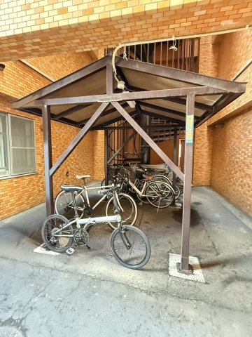 ライオンズマンション第2中島公園通りの駐輪場