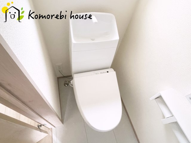 第3　伊奈町小室　新築一戸建て　ハートフルタウン　Hのトイレ|清潔感のあるトイレです