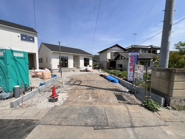 新築　高崎市吉井町小暮第１　クレイドルガーデン　2号棟の駐車場|　駐車スペースは並列2台分可能です！
