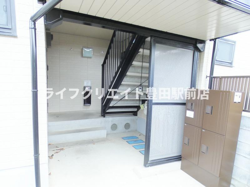 コンフォート豊田のエントランス