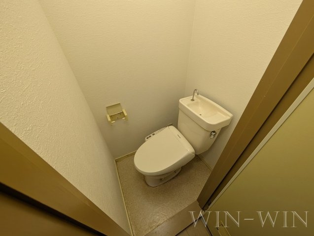 コーポアロー高師 Ⅱのトイレ|イメージ（同建物内別部屋の写真です）