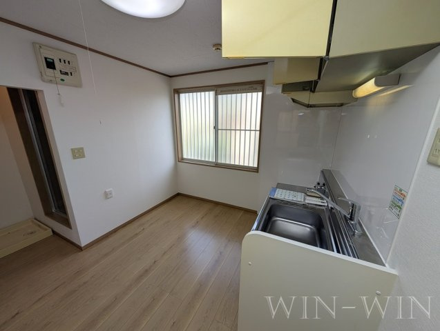 コーポアロー高師 Ⅱのキッチン|イメージ（同建物内別部屋の写真です）