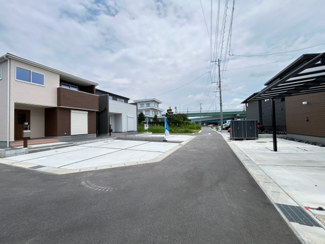 【商談中】リーブルガーデン　一宮市丹陽町九日市場第5　全2区画分譲の前面道路含む現地写真|■前面道路　■ヤマダ不動産　株式会社リライフ　
■夢のマイホーム購入をフルサポートします！