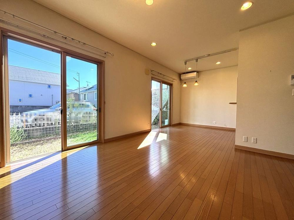 神戸市垂水区美山台　中古戸建の居間・リビング