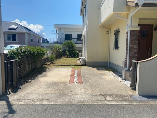 神戸市垂水区美山台　中古戸建の駐車場