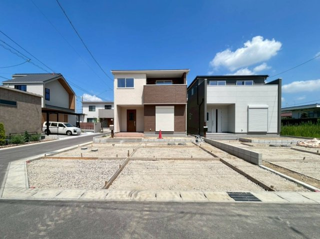 リーブルガーデン　一宮市丹陽町九日市場第5　全2区画分譲のバルコニー|バルコニーは南向きで洗濯物もよく乾きます！強度と表面積硬度を持つFPRで防水しています。