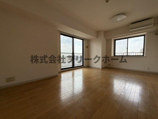 三鷹市下連雀３丁目の賃貸マンションの居間・リビング