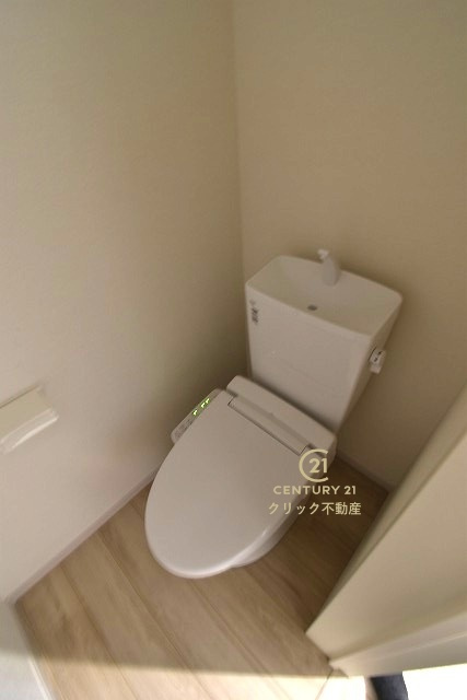 GRACE　水戸市浜田町　1期 　1のトイレ|毎日使う空間と機能だから、いつまでも清潔なスペースであってほしいのがトイレです。お掃除しやすいシンプルなデザインです。