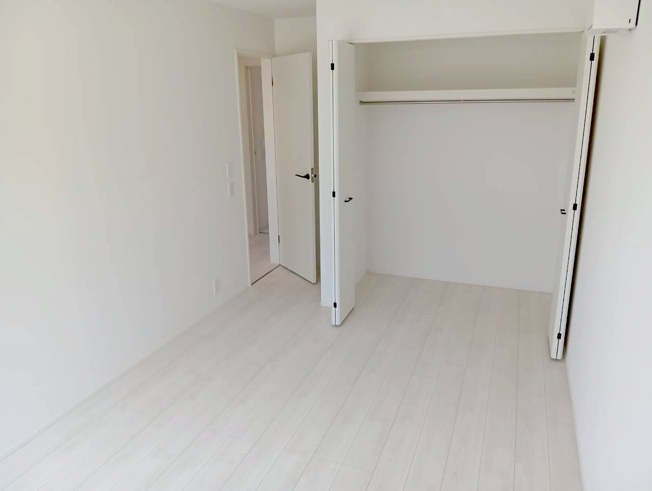 【洋室】 | 沼津市下香貫01期 新築建売分譲住宅 建物＋土地 TW06149 | 沼津市下香貫塚田　1号棟　２F洋室7.2帖　※令和8年7月9日撮影写真