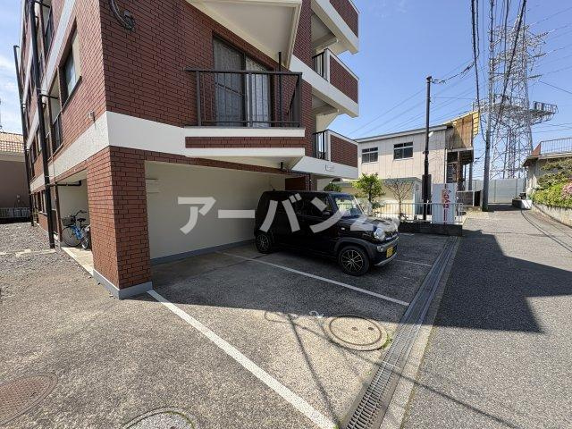 パークヒルズ美堀の駐車場
