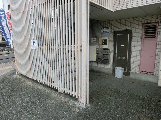 白樺のエントランス