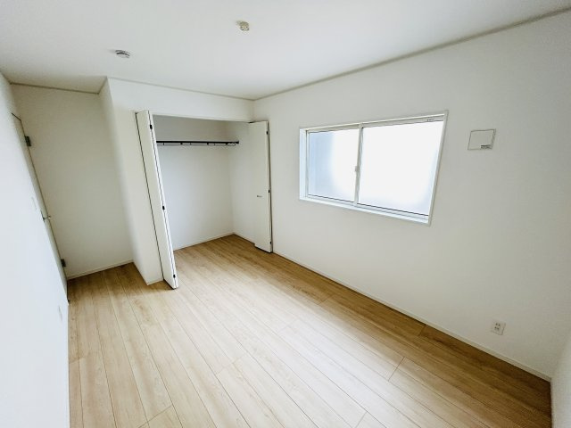 新築　高崎市足門町第9　クレイドルガーデン　1号棟の収納|現地写真　それぞれのお部屋に収納スペースがあるのでお片付け上手で室内もスッキリ♪

