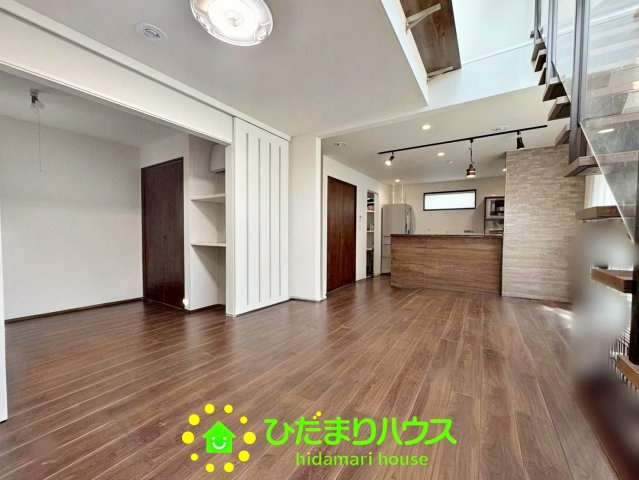 久喜市北広島　中古一戸建ての居間・リビング