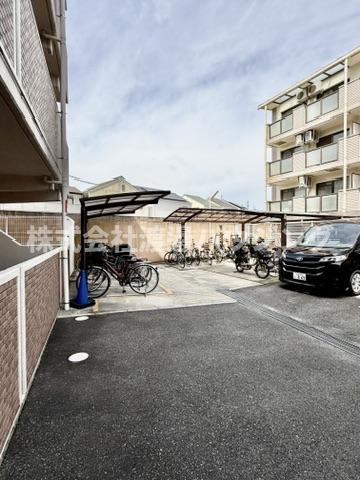 エスポワールの駐車場