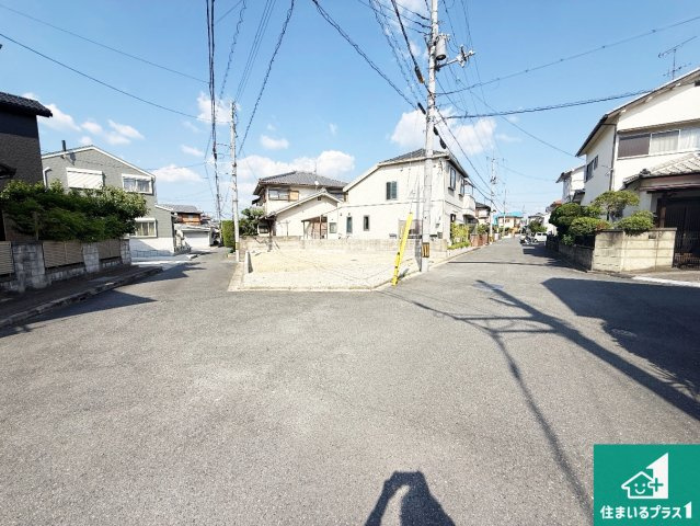 木津川市木津南後背　第5期　新築一戸建ての前面道路含む現地写真|現在建築中！落ち着いた街並みで新生活を始めることが出来そう！周辺の物件も併せてご紹介させて頂きます！