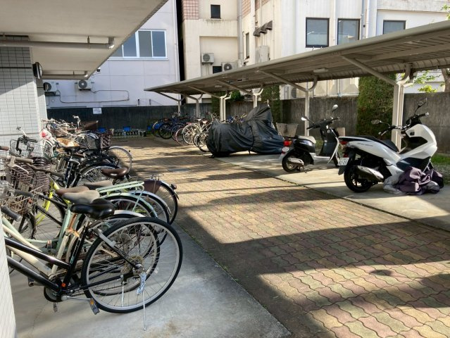シビルタワーエンブレムの駐輪場