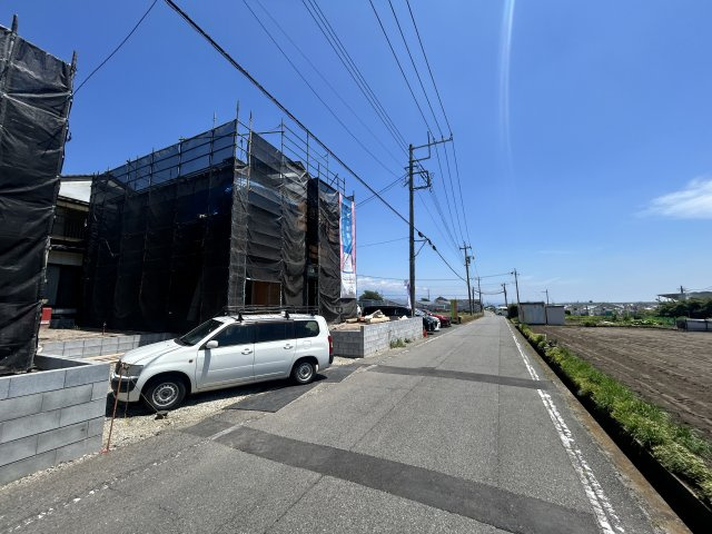 新築　高崎市足門町第9　クレイドルガーデン　2号棟の前面道路含む現地写真|現地写真　南側接道幅員約5.7ｍ　