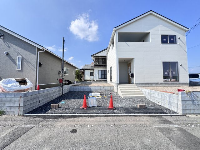 新築　高崎市足門町第9　クレイドルガーデン　2号棟の駐車場|現地写真　駐車スペースは並列2台分可能です！
