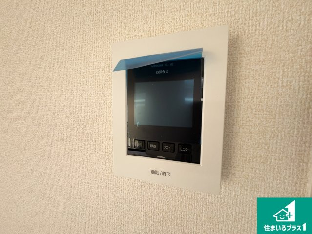 草津市西矢倉　新築一戸建ての防犯設備|カラーモニターインターホン！声だけでなく来訪者の姿や顔がモニターで確認できるので、小さなお子様がいらっしゃるご家庭でも安心できます！
