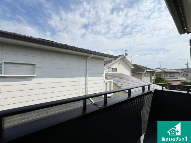 草津市西矢倉　新築一戸建てのバルコニー|日当たりのよいバルコニー！お部屋が開放的に！