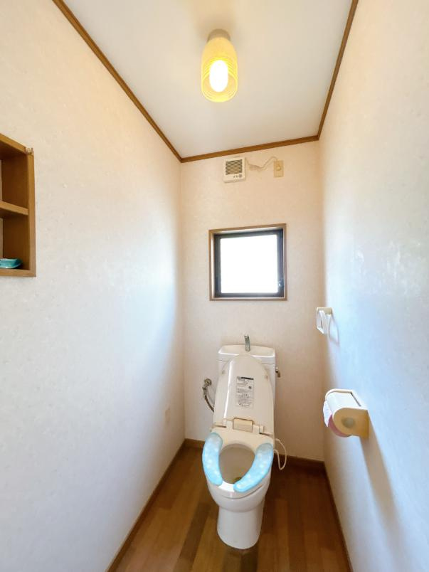 北茨城市平潟町　中古戸建のトイレ