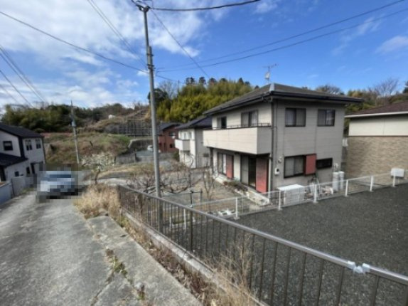 北茨城市平潟町　中古戸建の前面道路含む現地写真