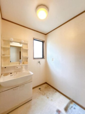 北茨城市平潟町　中古戸建の独立洗面台