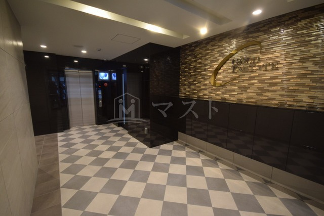 ファステート大阪城東グリッジのロビー